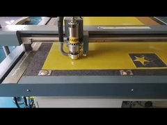 Máquina de corte de modelos de tela plana de 1500*900 mm para tarefas de corte de empresas de publicidade